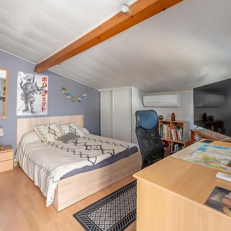 Vakantiehuis 2 Bedroom Awesome In